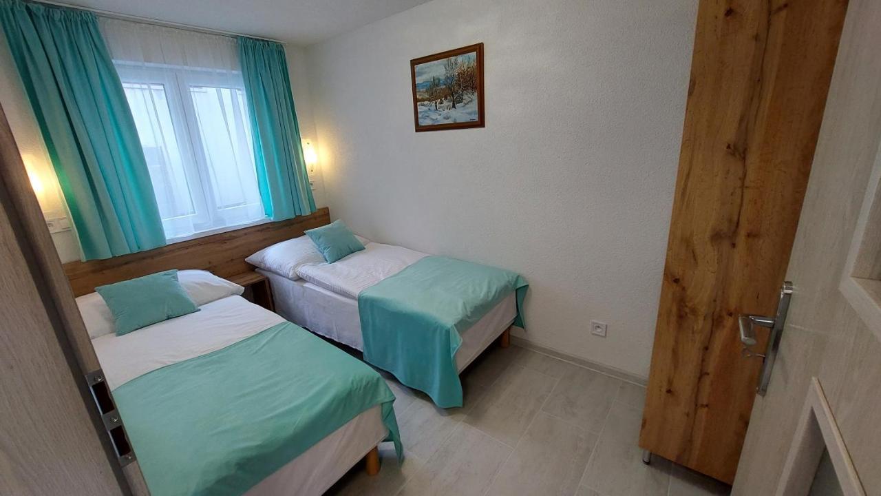 Apartmany Nad Tajovom بانْشكا بيشتريتْسا المظهر الخارجي الصورة