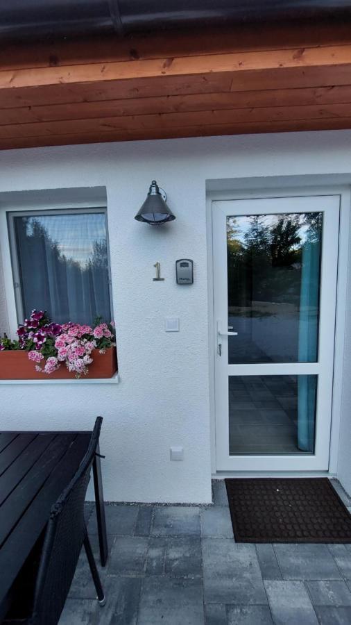 Apartmany Nad Tajovom بانْشكا بيشتريتْسا المظهر الخارجي الصورة
